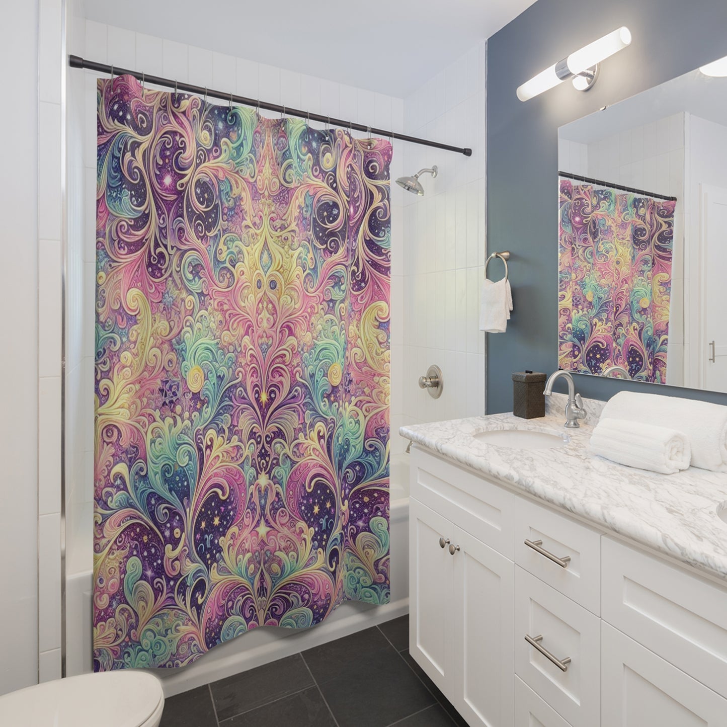 Cortina de ducha bohemia vibrante: diseño floral colorido para una renovación de baño alegre