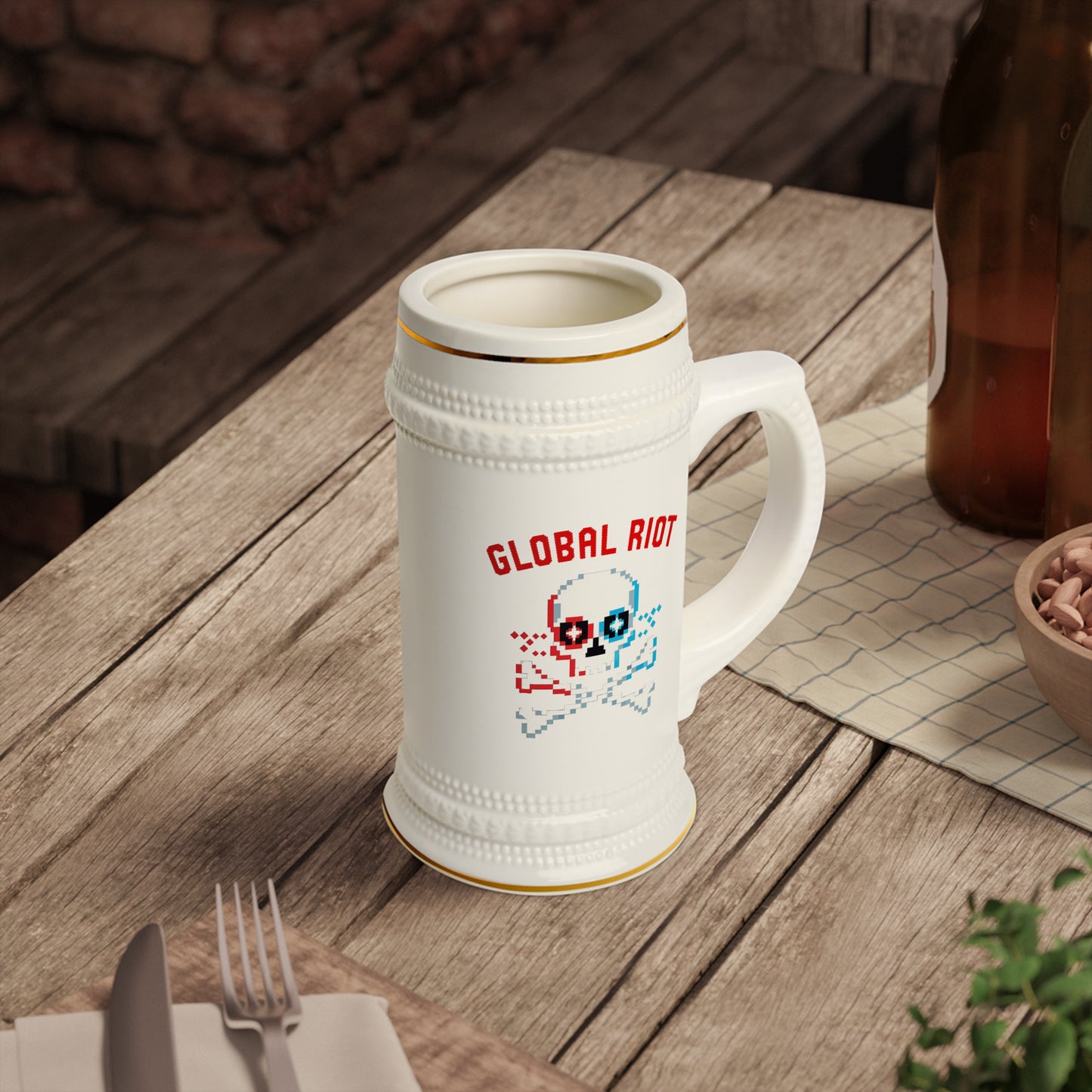 Jarra de cerveza con calavera pixelada de Global Riot
