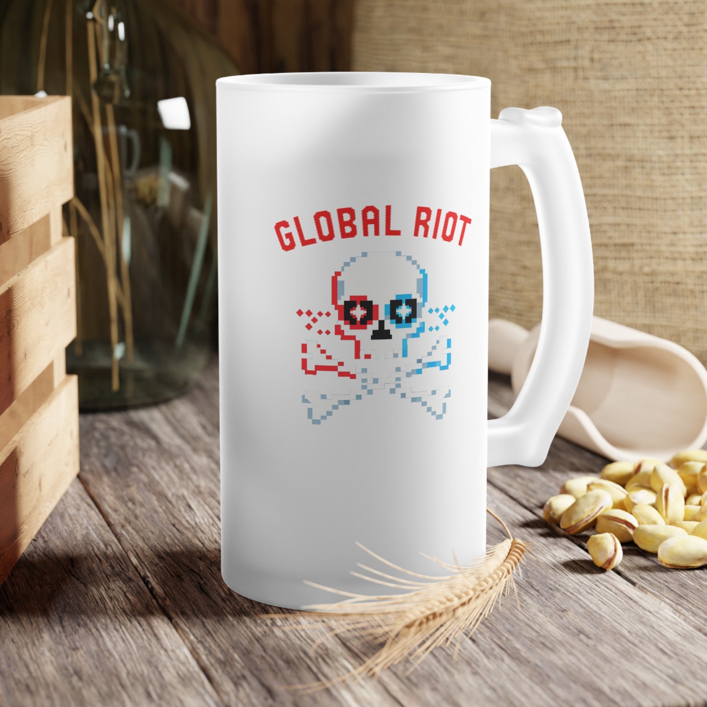 Jarra de cerveza de vidrio esmerilado con calavera pixelada de Global Riot